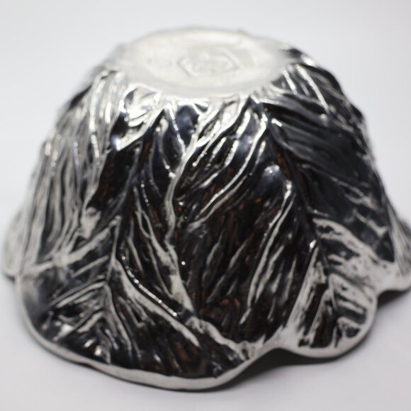 Gorgeous Metal Lettuce Bowl - Might Be New! - Picture 6 of 7